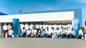 Programa Bom Marinheiro aprende sobre tecnologia de ponta na sede da Volvo Penta em Curitiba